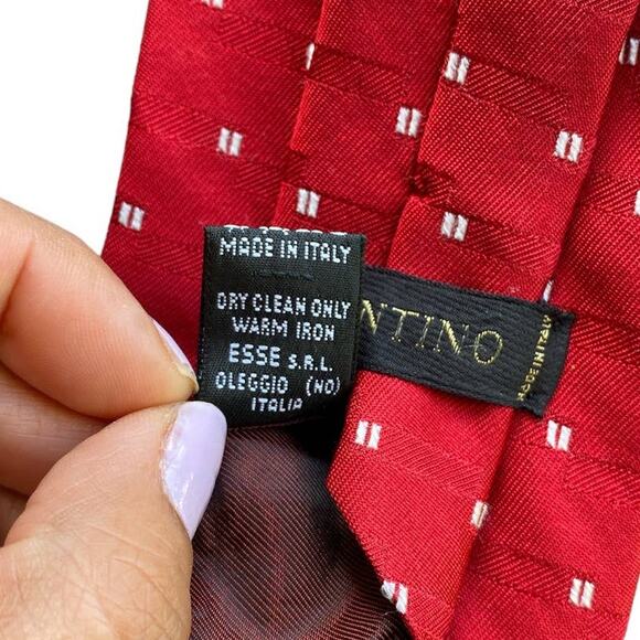 VALENTINO 100% Silk Made in Italy Red Woven Tie Red  Speckles Rare Logo Print - Picture 3 of 7